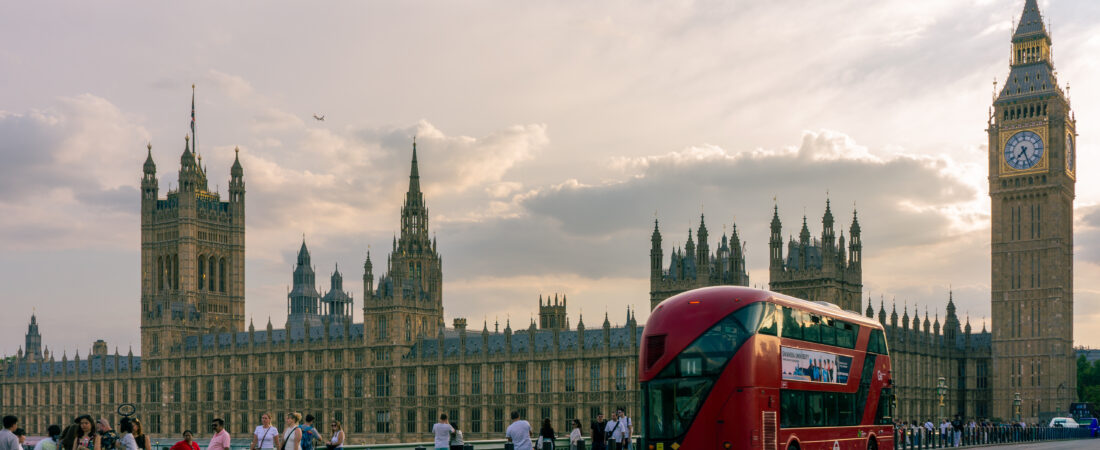 How are the Met Police, and Apple working to tackle phone theft in London?