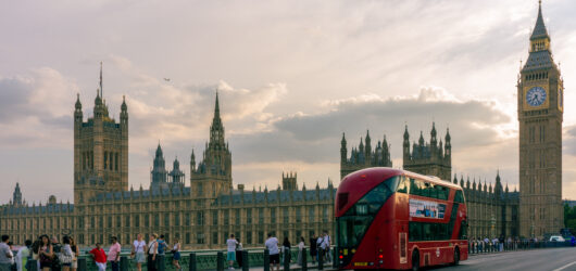 How are the Met Police, and Apple working to tackle phone theft in London?
